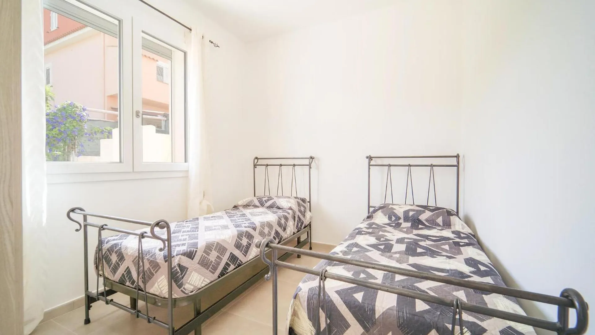 2 Bedroom Pet Friendly Home In Realmonte 0*,  Italy
