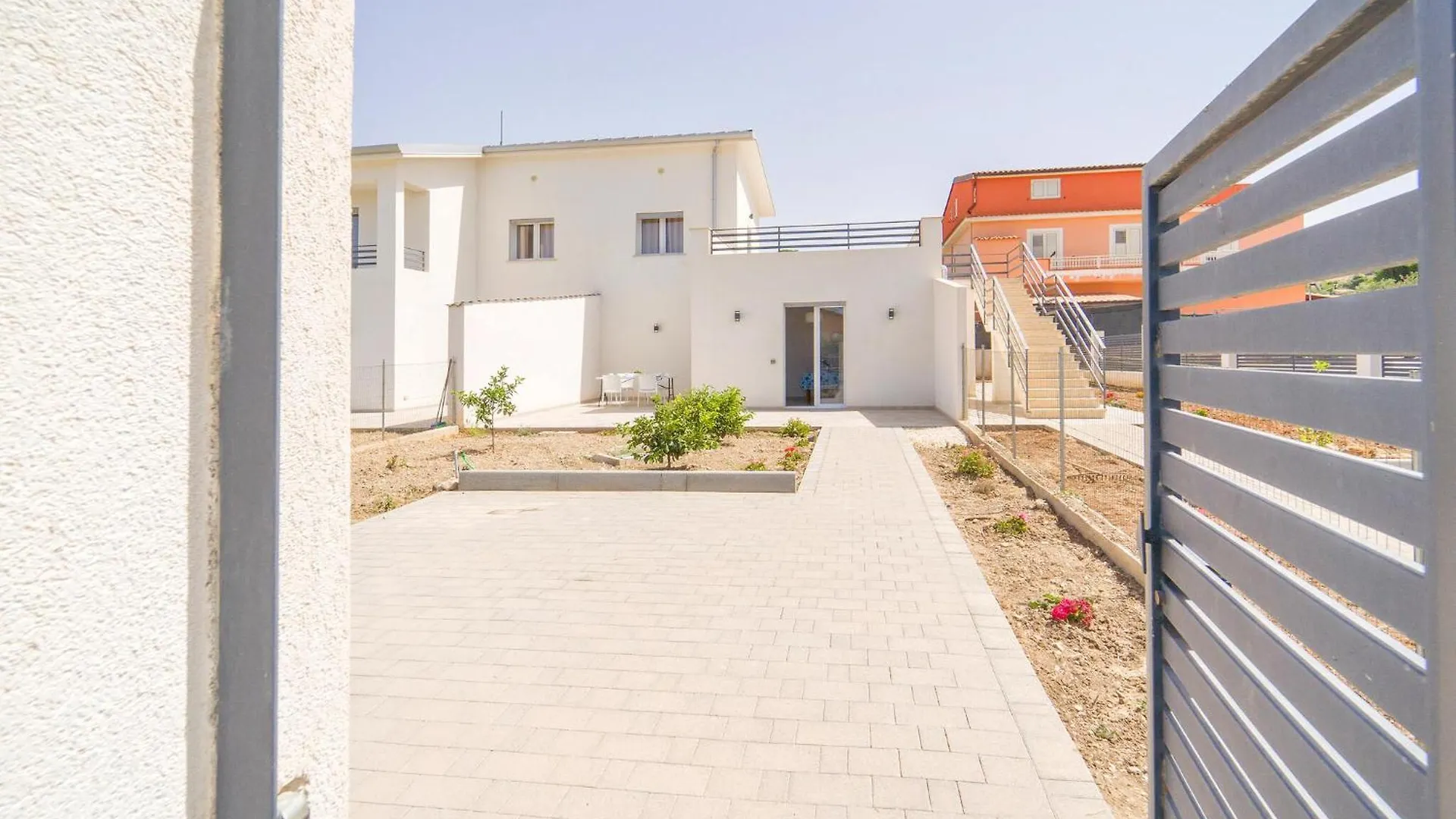 2 Bedroom Pet Friendly Home In Realmonte Italy